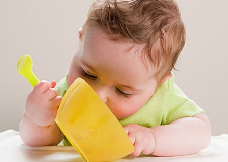 给宝宝添加辅食的重要性和添加原则